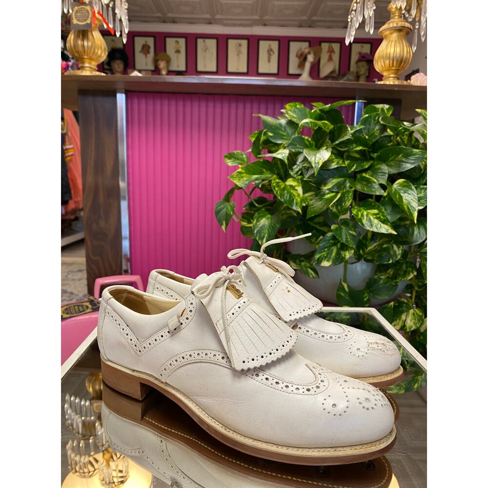 vintage white leather golf shoes with tassels. 1970s lace up oxfords brouges 10